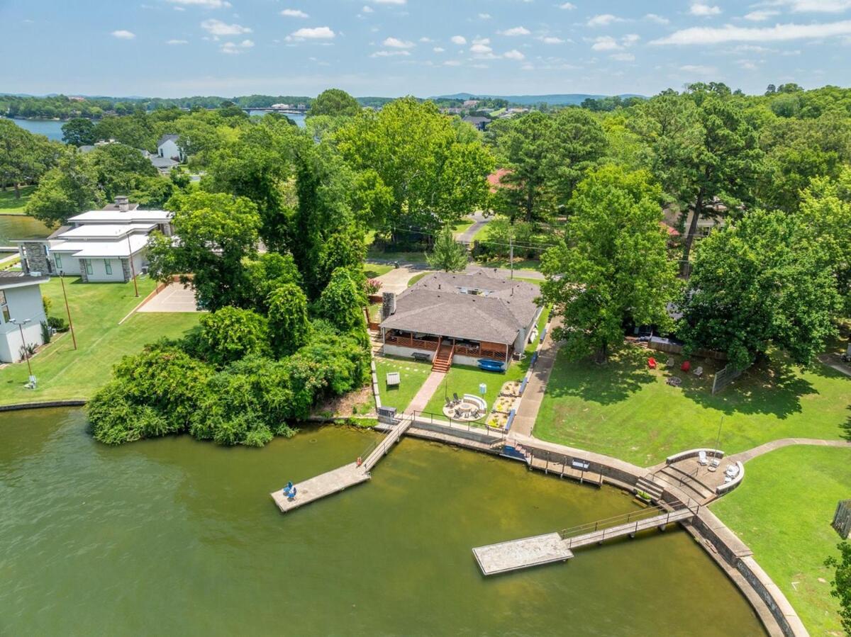 Steps To The Lake, Game Room & More! Sleeps 9 Lake Hamilton Εξωτερικό φωτογραφία