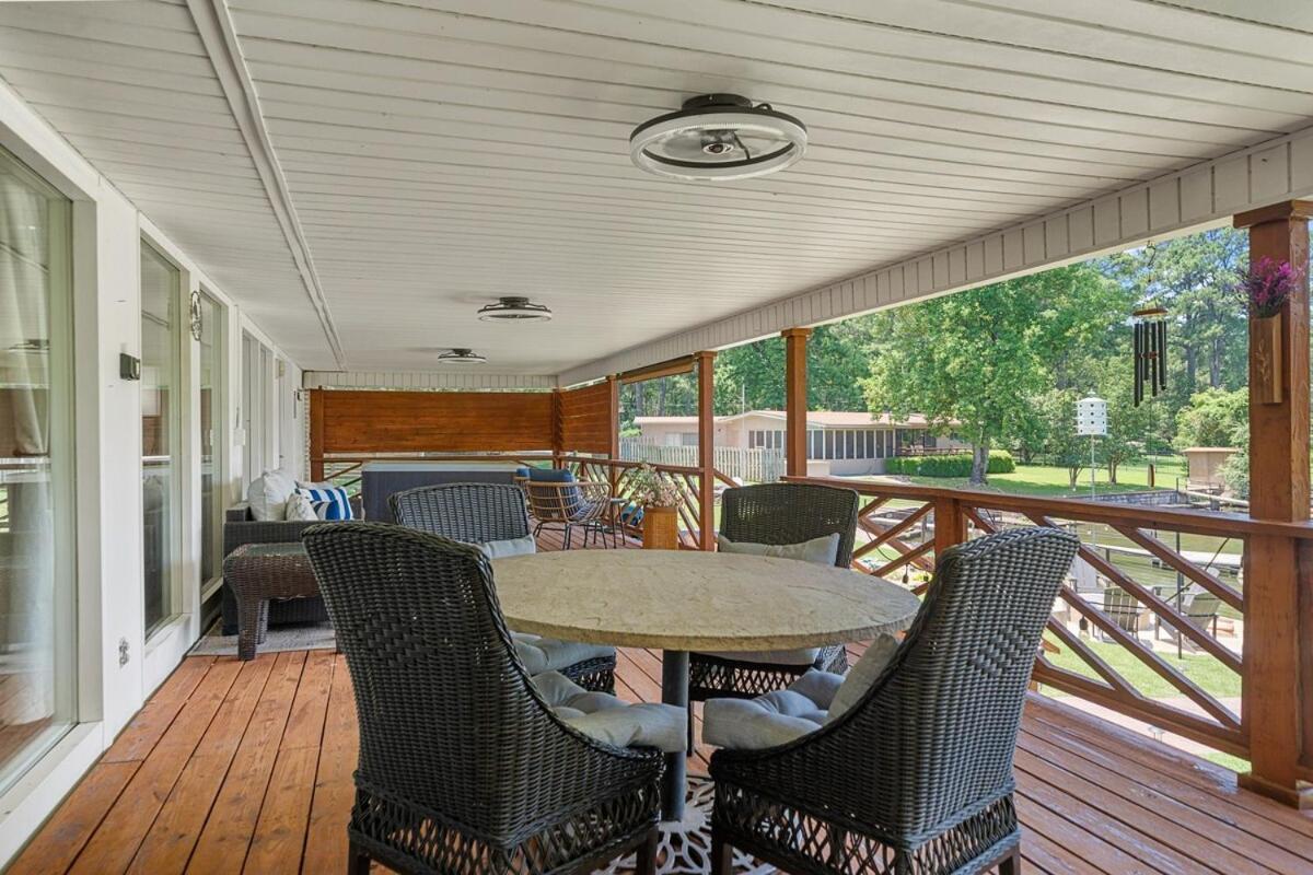 Steps To The Lake, Game Room & More! Sleeps 9 Lake Hamilton Εξωτερικό φωτογραφία