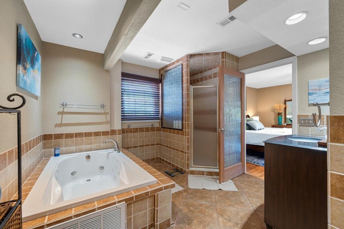 Steps To The Lake, Game Room & More! Sleeps 9 Lake Hamilton Εξωτερικό φωτογραφία